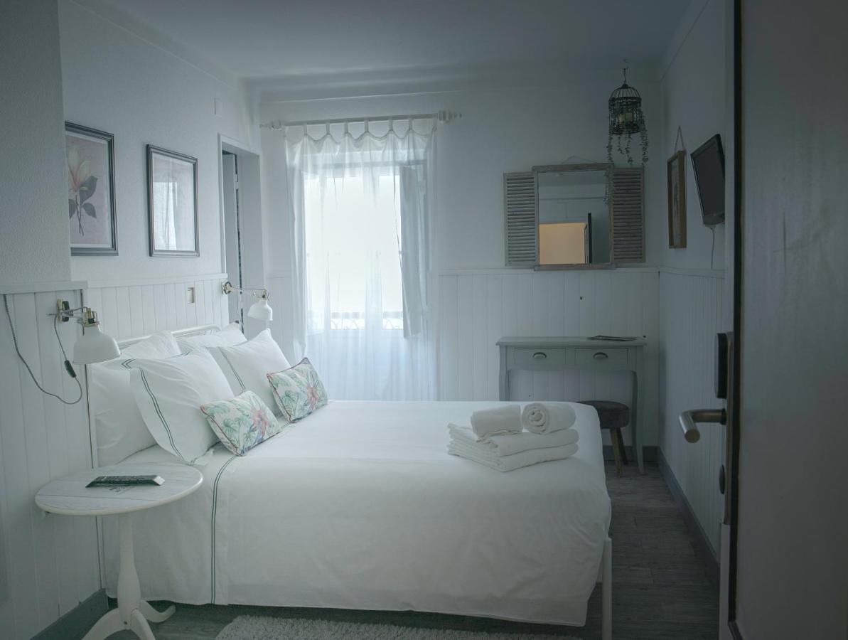 Vinnus Guesthouse Ericeira Exteriör bild